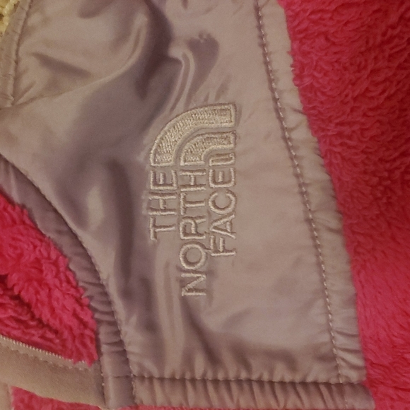 North face - Picture 3 of 3